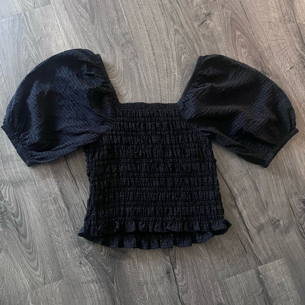 Old  Navy Fitted Puff-Sleeve Smocked Top size Medium - Picture 6 of 6